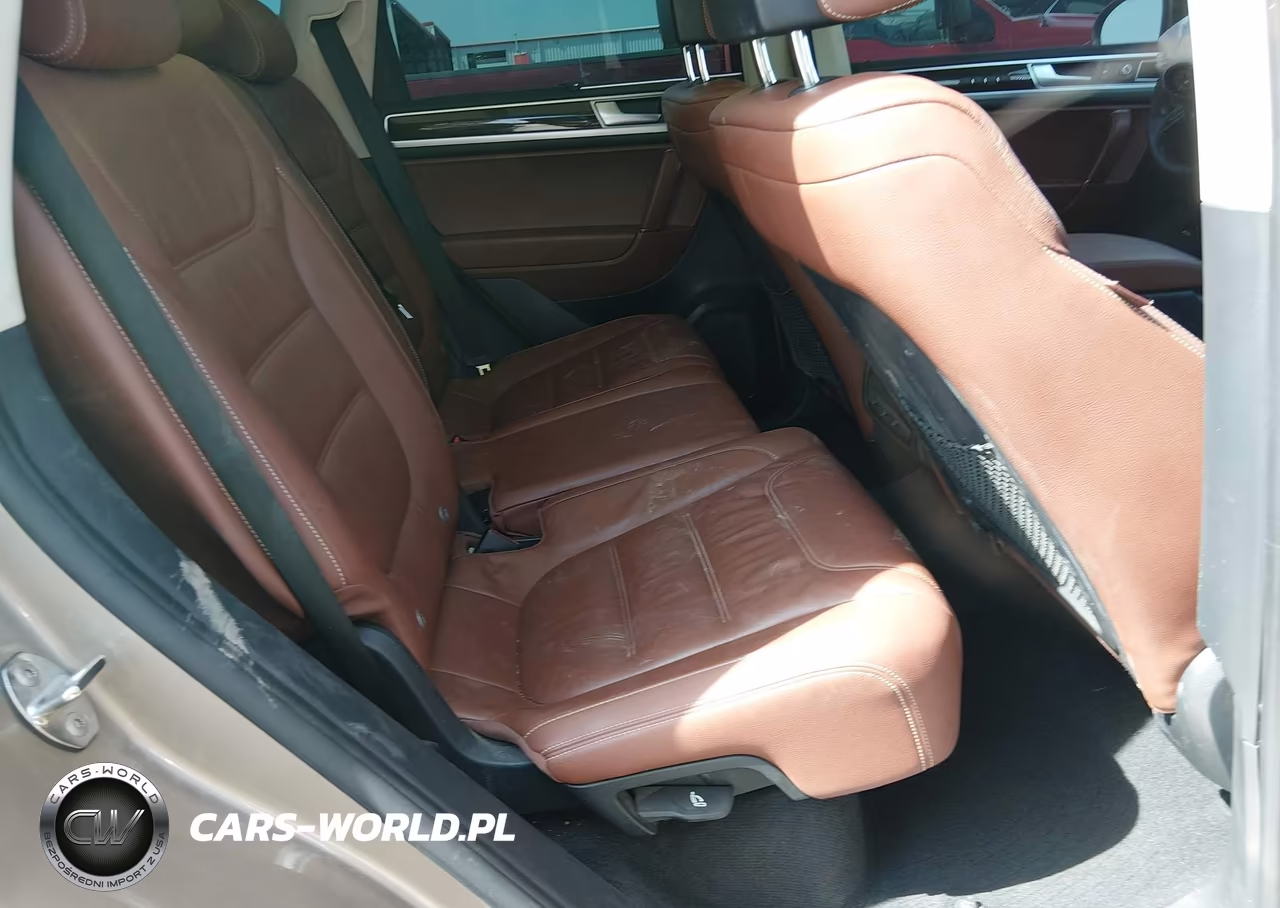 2015 Volkswagen Touareg V6 Executive VIN:WVGEF9BP9FD006900 - 8
