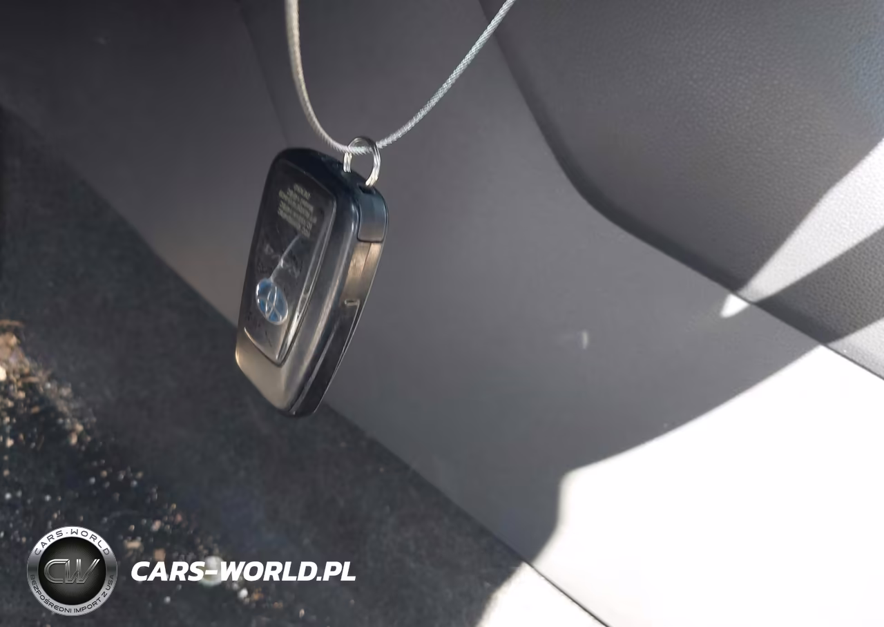 2020 Toyota Rav4 Hybrid Xle VIN:JTMRWRFV5LD070507 - 11