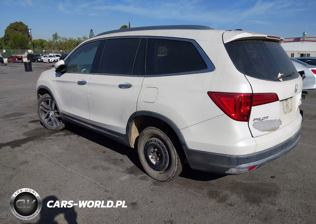 2016 Honda Pilot Touring VIN:5FNYF5H99GB051395 - 3