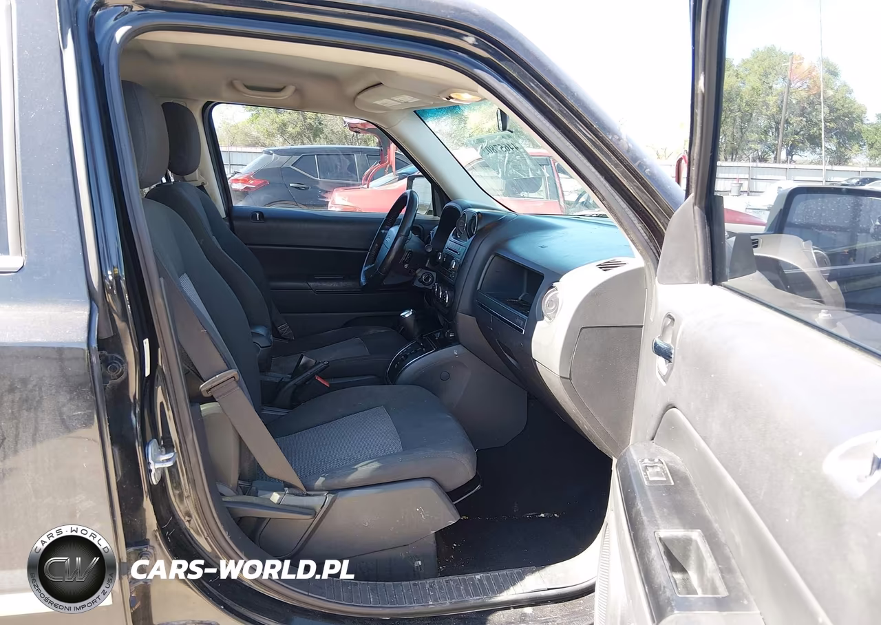 2010 Jeep Patriot Sport VIN:1J4NT1GB0AD620992 - 5