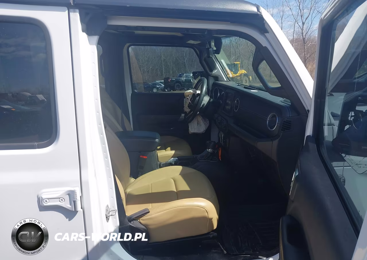 2018 Jeep Wrangler Unlimited Sahara 4X4 VIN:1C4HJXEG4JW109929 - 5