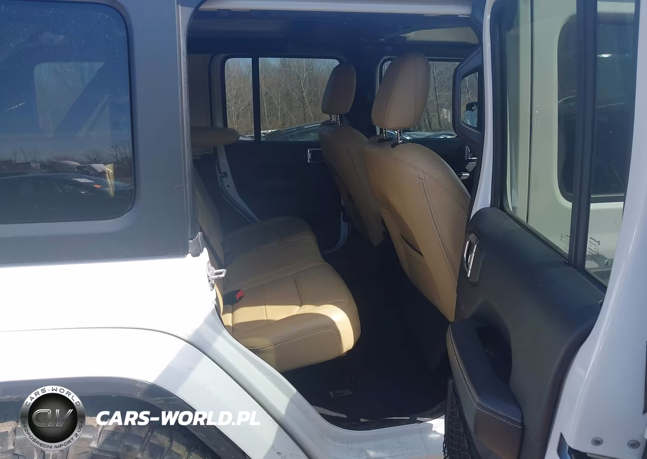 2018 Jeep Wrangler Unlimited Sahara 4X4 VIN:1C4HJXEG4JW109929 - 8