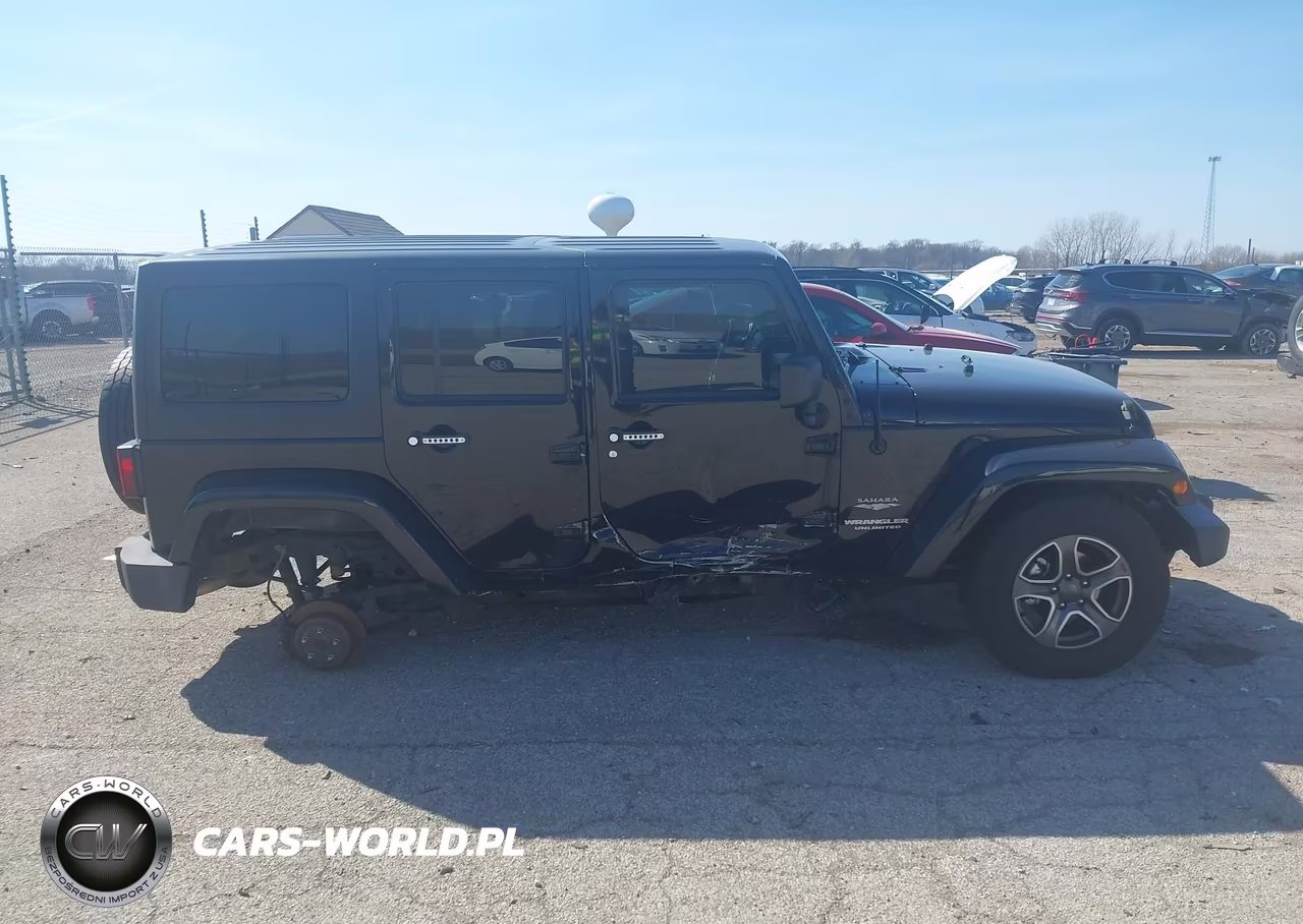 2013 Jeep Wrangler Unlimited Sahara VIN:1C4BJWEG0DL705075 - 13