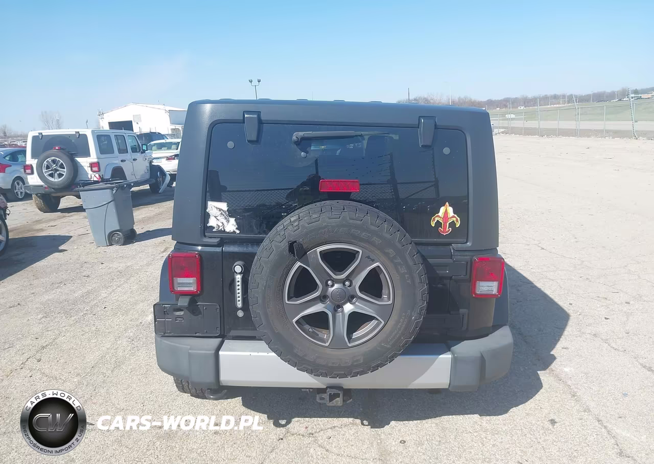 2013 Jeep Wrangler Unlimited Sahara VIN:1C4BJWEG0DL705075 - 16