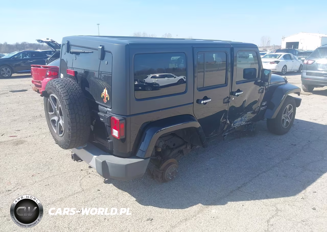 2013 Jeep Wrangler Unlimited Sahara VIN:1C4BJWEG0DL705075 - 4