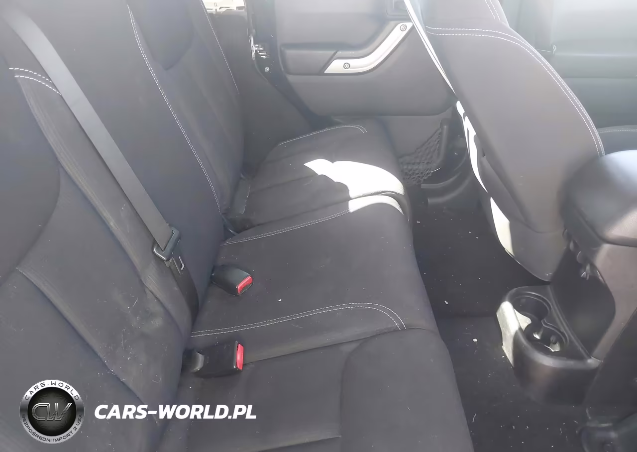 2013 Jeep Wrangler Unlimited Sahara VIN:1C4BJWEG0DL705075 - 8