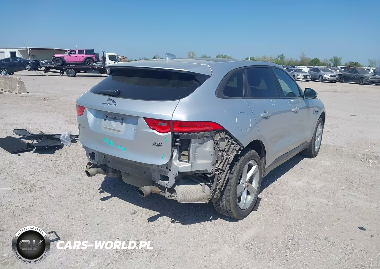2018 Jaguar F-Pace 30T Premium VIN:SADCJ2GX5JA236507 - 4