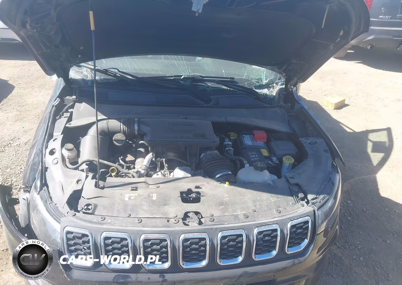 2025 Jeep Compass Latitude 4X4 VIN:3C4NJDBN4ST553257 - 10
