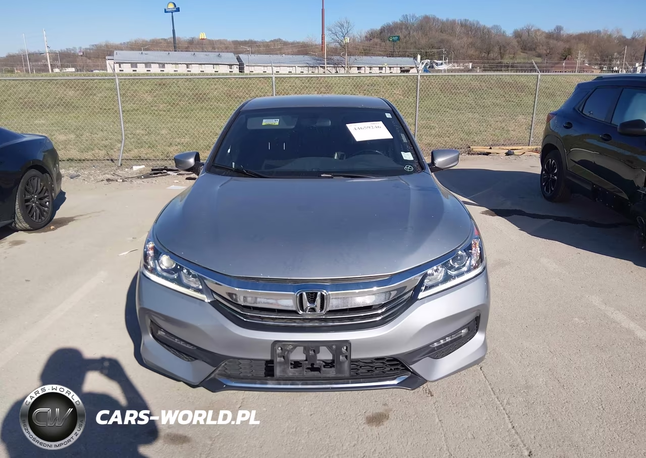 2017 Honda Accord Sport VIN:1HGCR2F51HA023389 - 13
