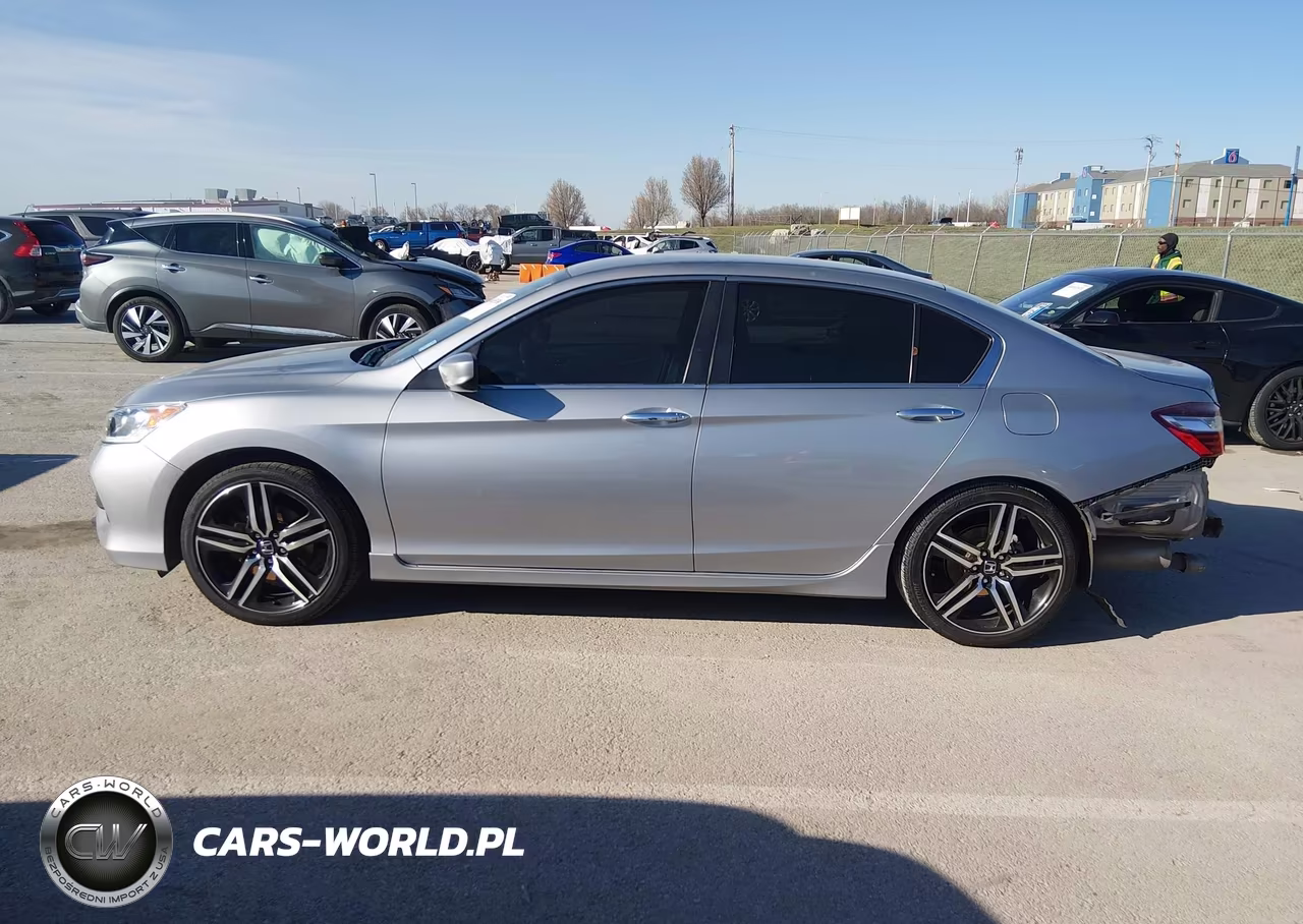 2017 Honda Accord Sport VIN:1HGCR2F51HA023389 - 15