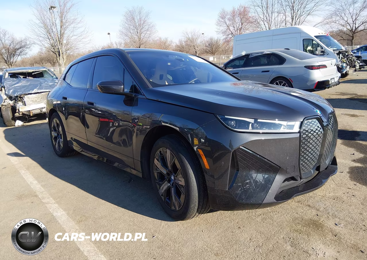 2024 BMW Ix xDrive50 – zdjęcie 1 z 16