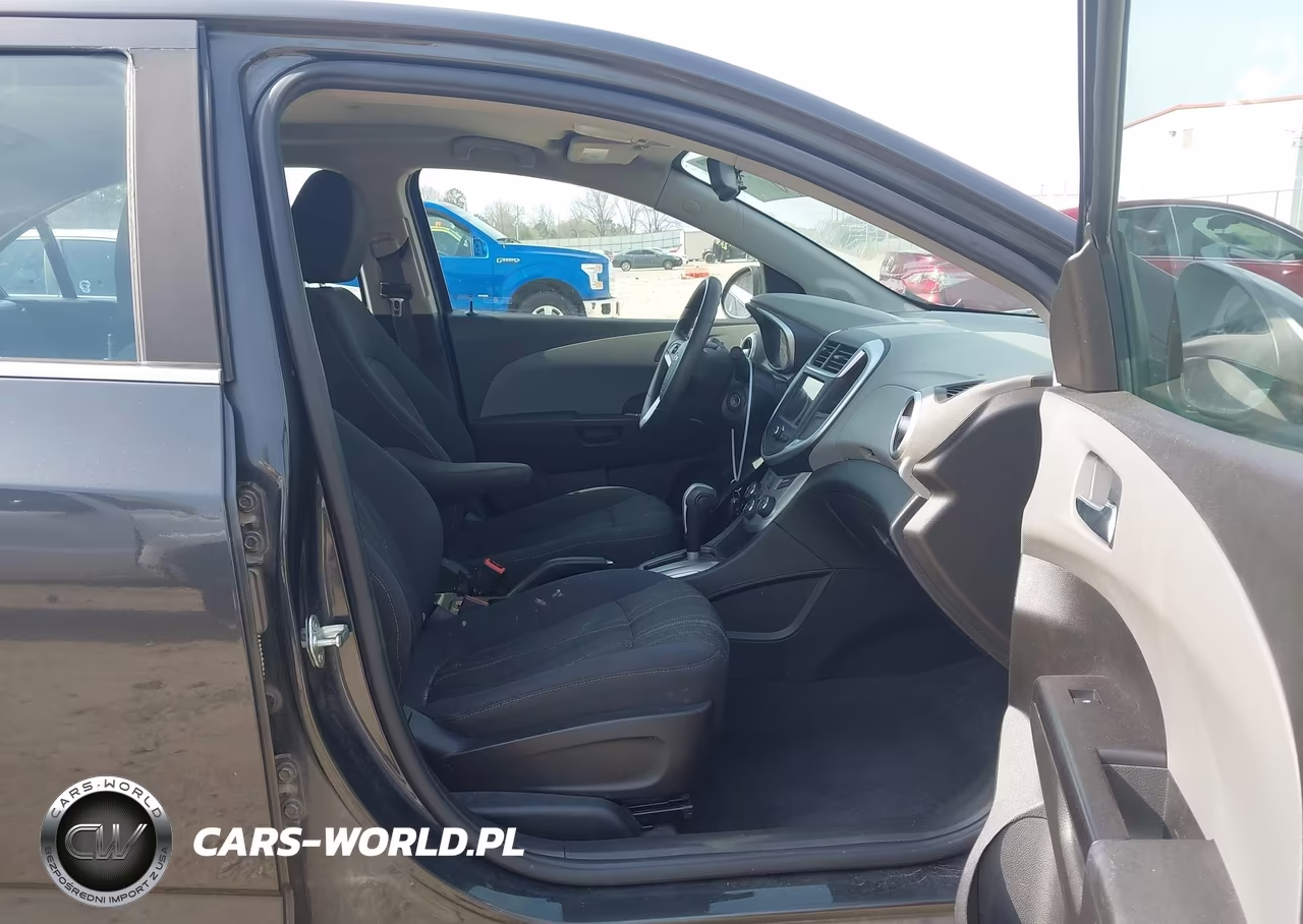 2019 Chevrolet Sonic Lt Auto VIN:1G1JD5SB4K4109392 - 5
