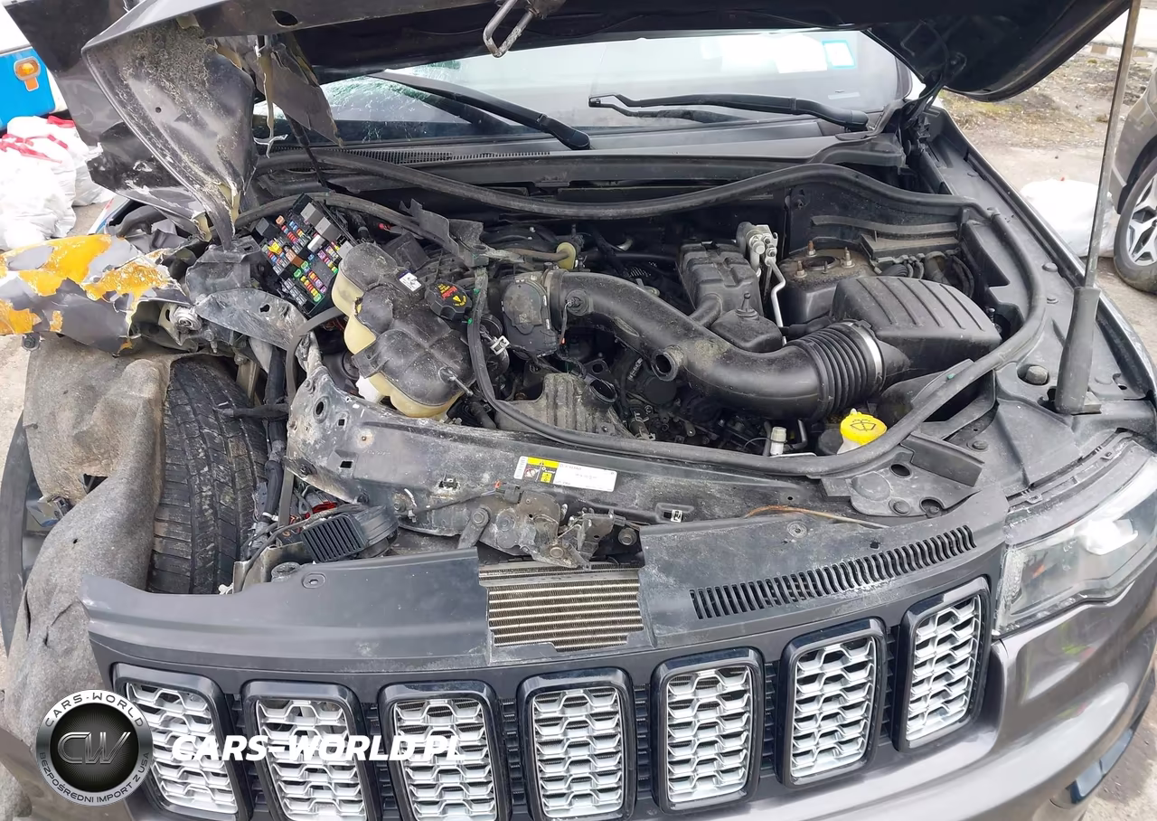 2018 Jeep Grand Cherokee Altitude 4X4 VIN:1C4RJFAGXJC203707 - 10