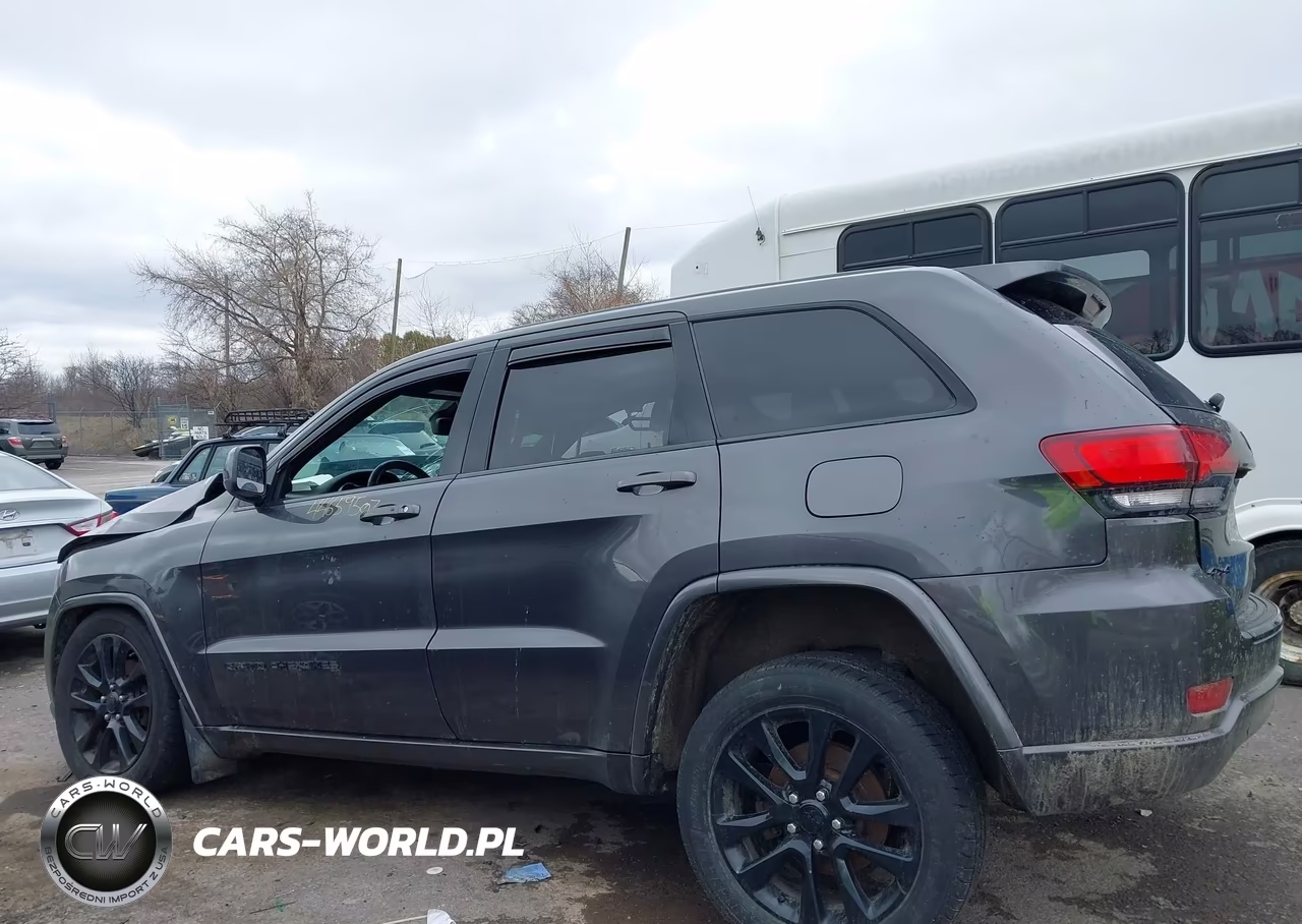2018 Jeep Grand Cherokee Altitude 4X4 VIN:1C4RJFAGXJC203707 - 13