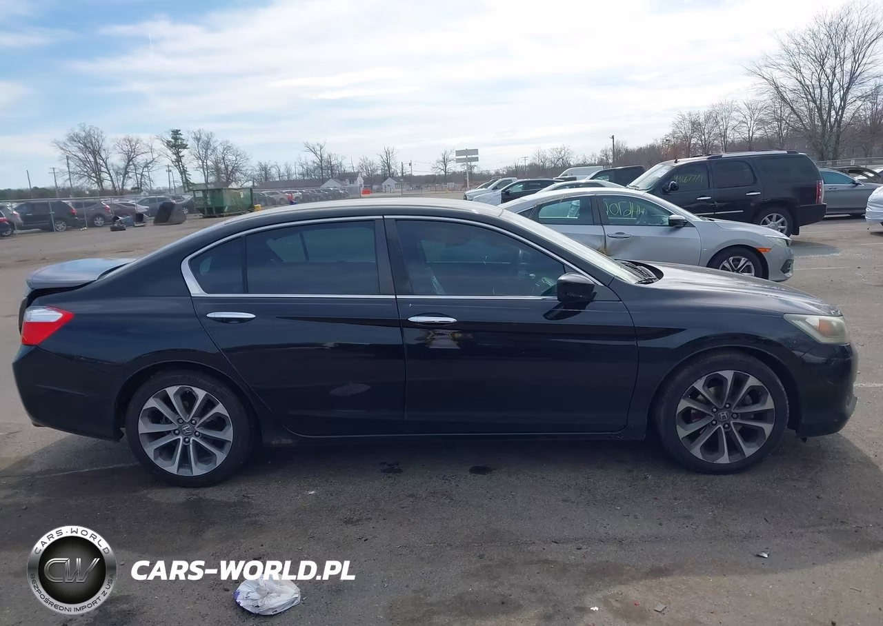 2015 Honda Accord Sport VIN:1HGCR2F58FA015142 - 12