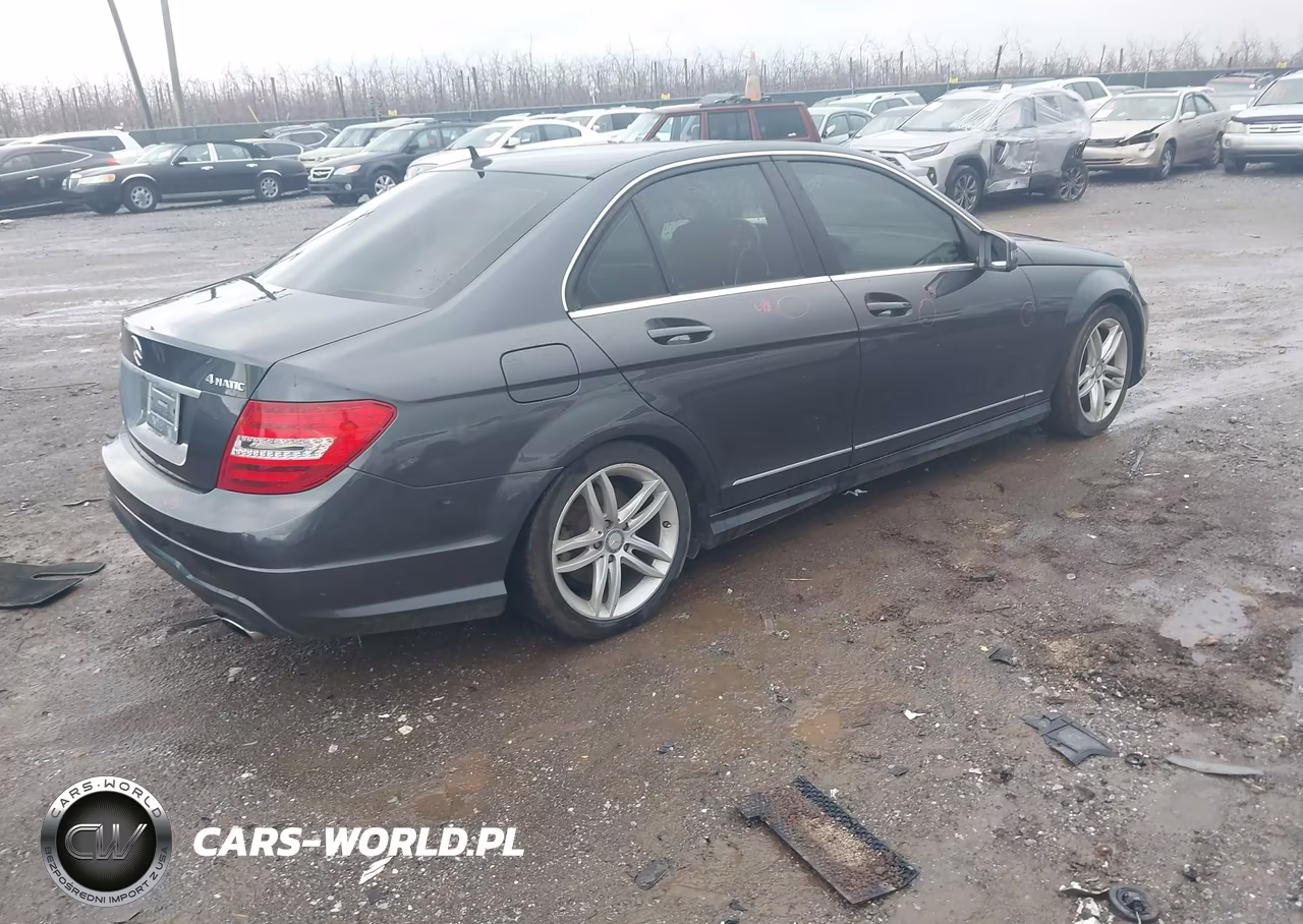2013 Mercedes-Benz C 300 Sport 4Matic VIN:WDDGF8AB0DA816787 - 4