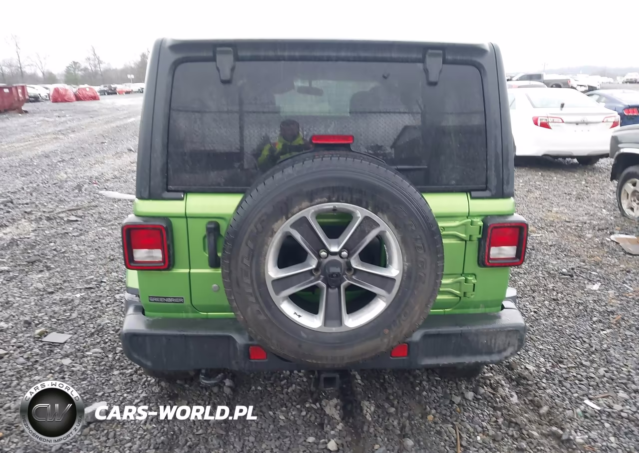 2018 Jeep Wrangler Unlimited Sahara 4X4 VIN:1C4HJXEG5JW325482 - 16