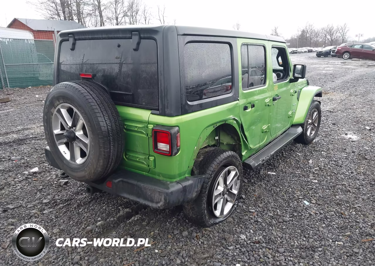 2018 Jeep Wrangler Unlimited Sahara 4X4 VIN:1C4HJXEG5JW325482 - 4
