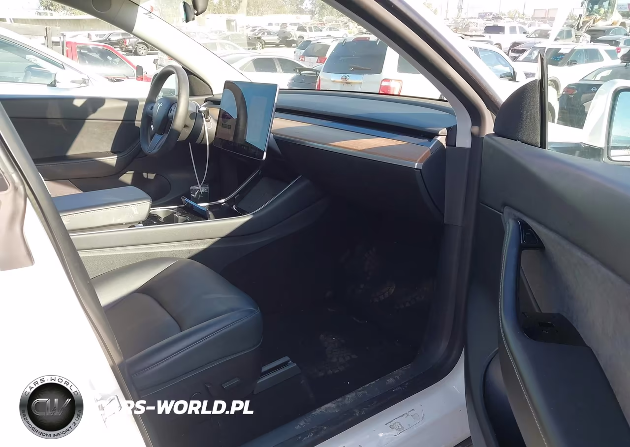 2020 Tesla Model Y Long Range Dual Motor All-Wheel Drive VIN:5YJYGDEE7LF013781 - 5