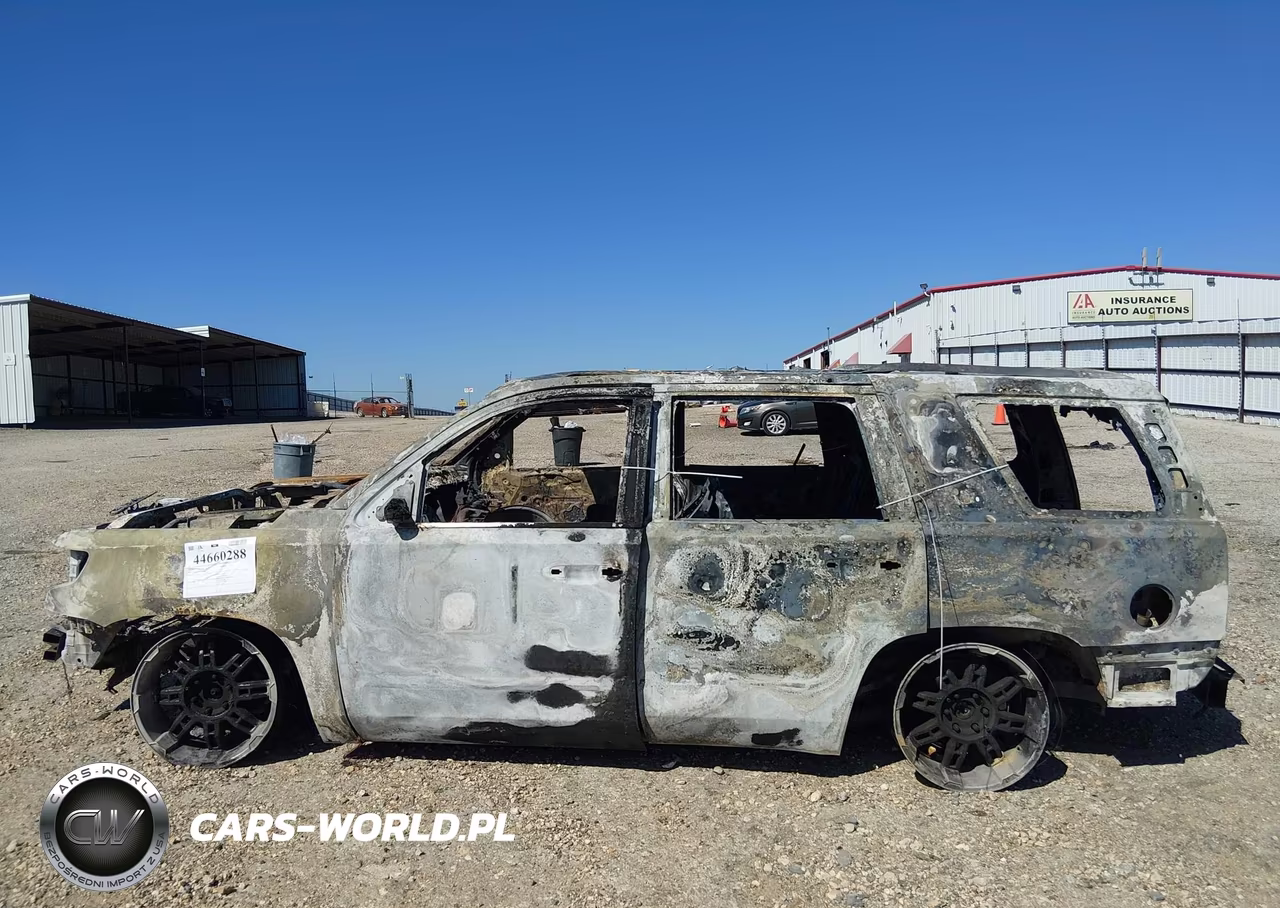 2018 Chevrolet Tahoe Premier VIN:1GNSKCKC2JR126649 - 13