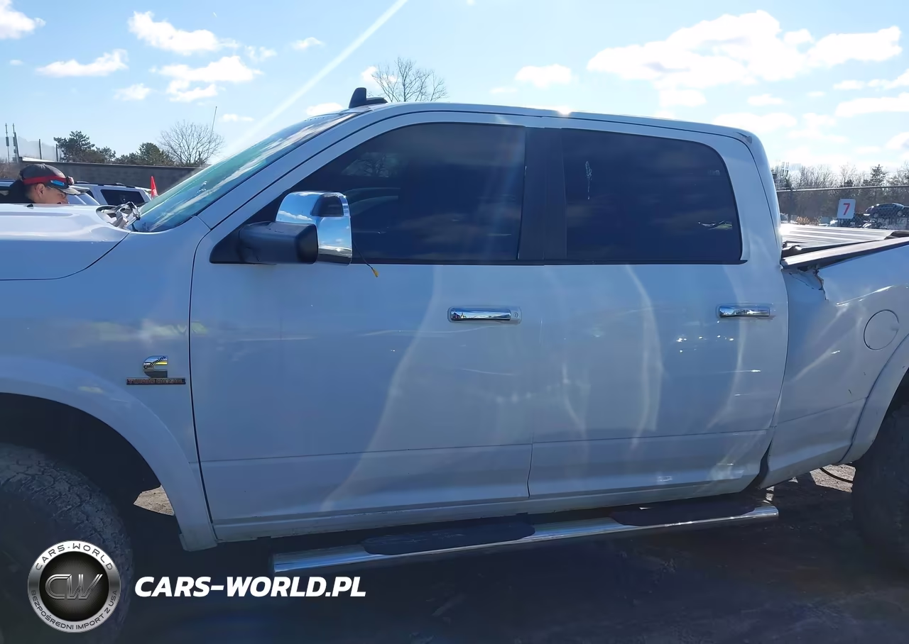 2016 Ram 2500 Laramie VIN:3C6UR5FLXGG373162 - 14