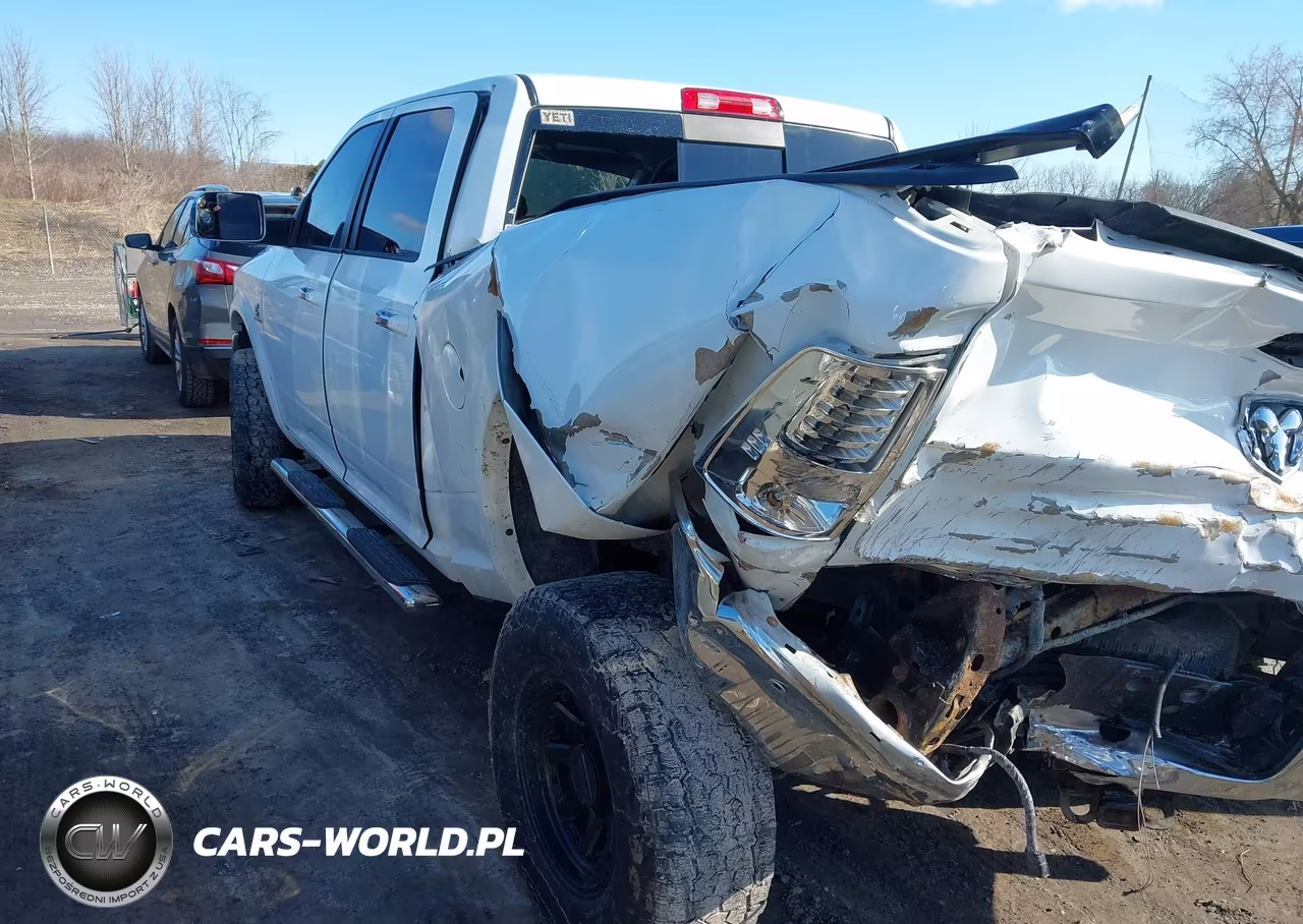 2016 Ram 2500 Laramie VIN:3C6UR5FLXGG373162 - 3
