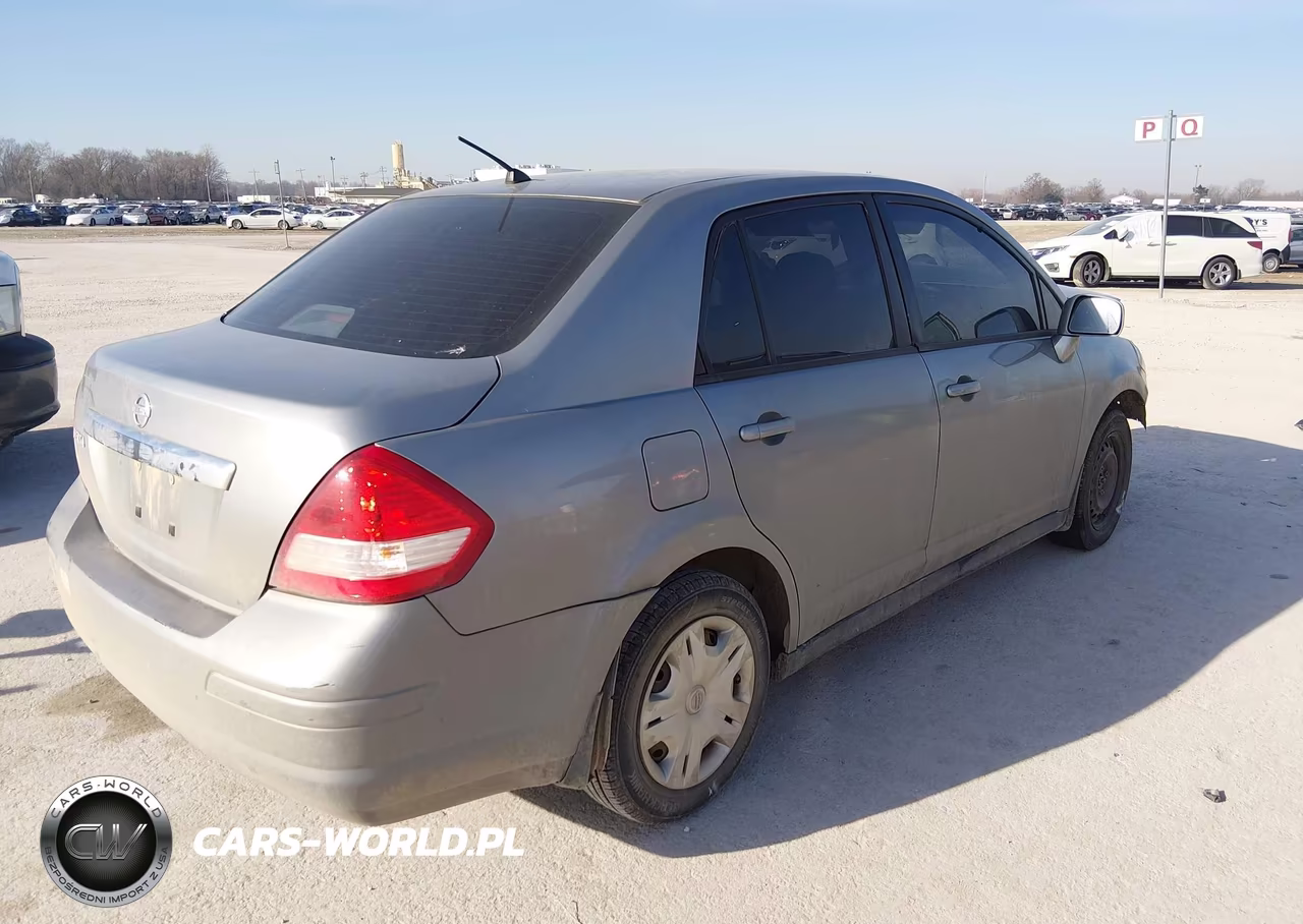 2010 Nissan Versa 1.8S VIN:3N1BC1AP3AL448791 - 4