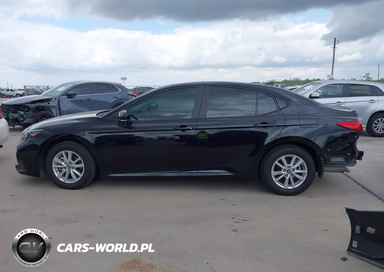 2025 Toyota Camry Le VIN:4T1DAACK4SU582516 - 15