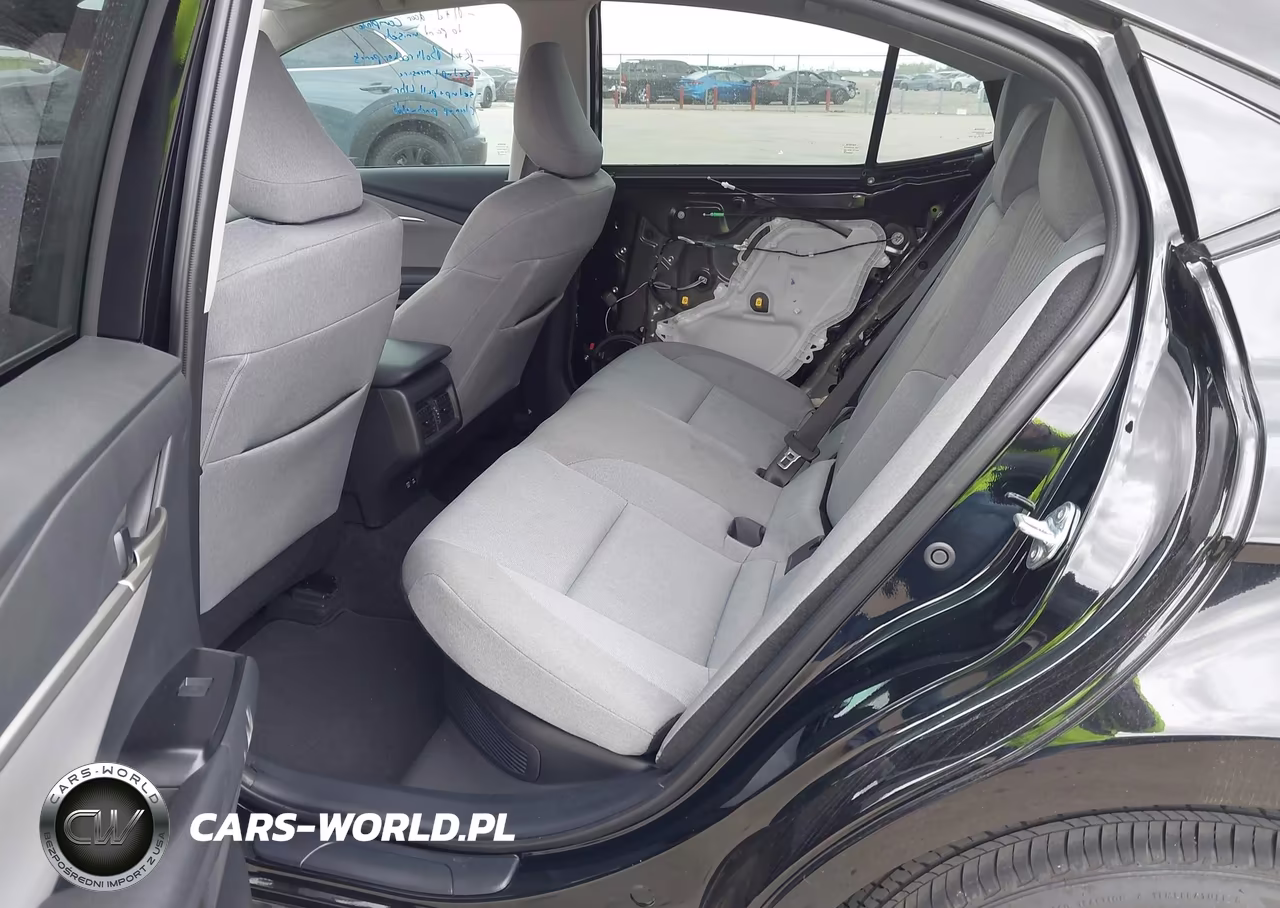 2025 Toyota Camry Le VIN:4T1DAACK4SU582516 - 8