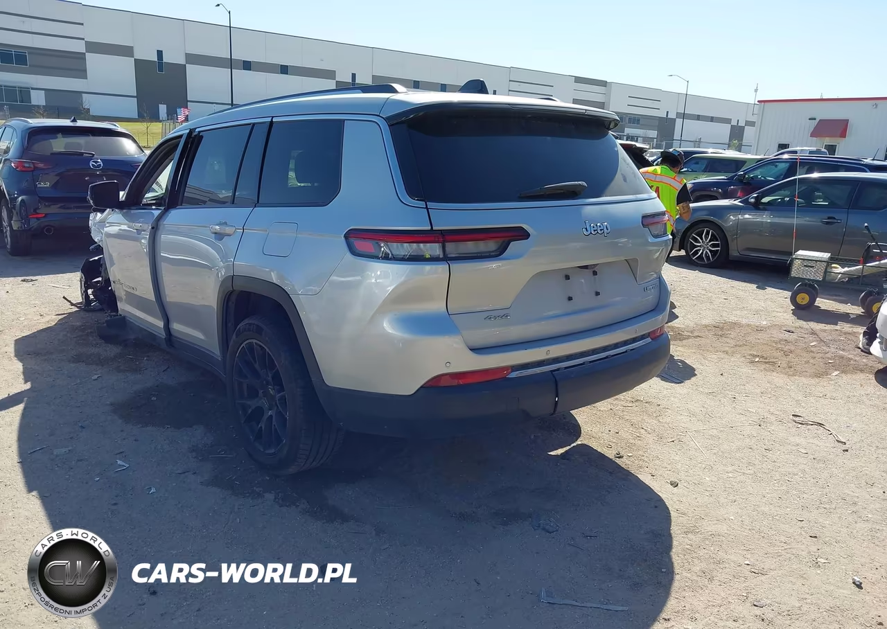 2023 Jeep Grand Cherokee L Limited 4X4 VIN:1C4RJKBG0P8801517 - 3