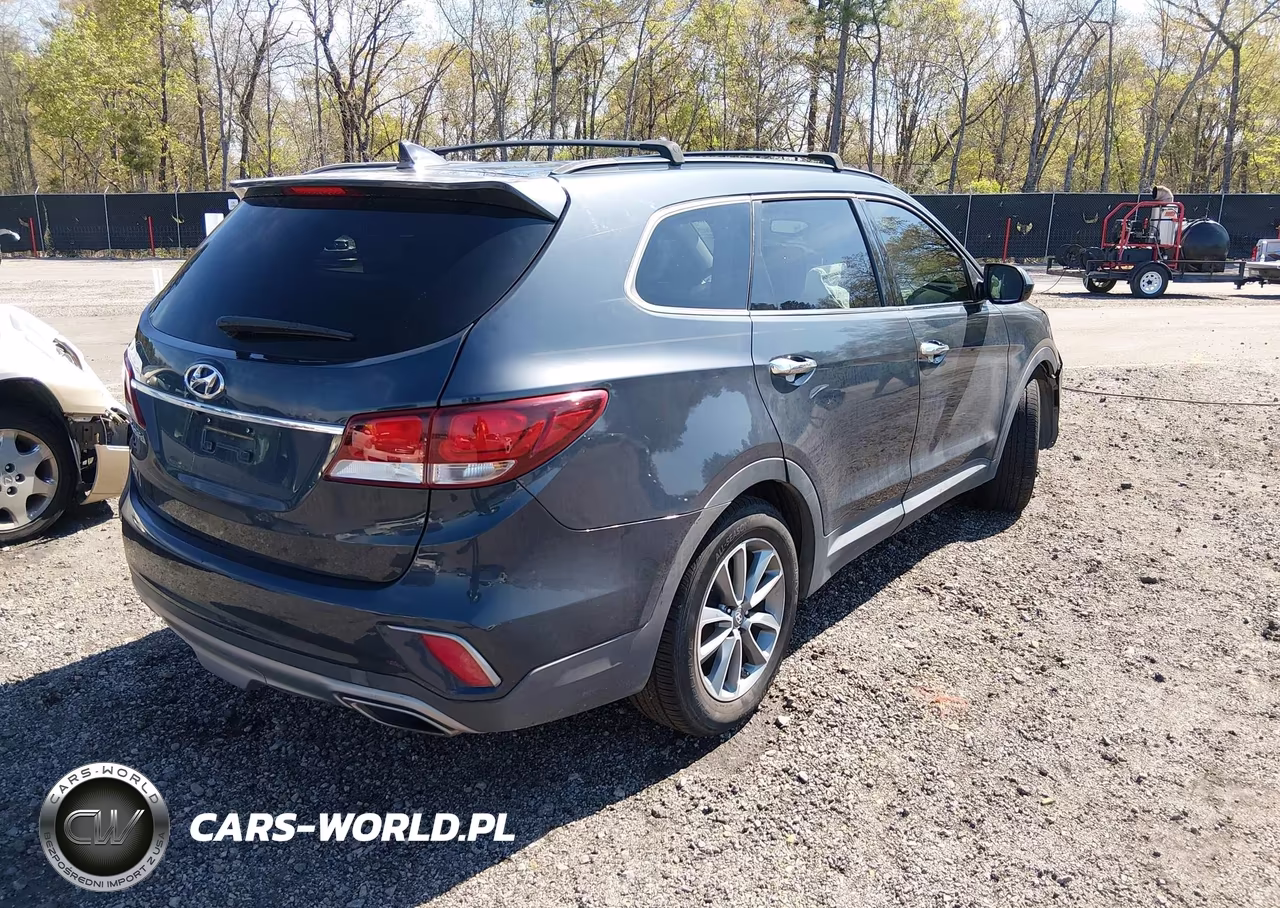2018 Hyundai Santa Fe Se VIN:KM8SM4HF5JU266763 - 4