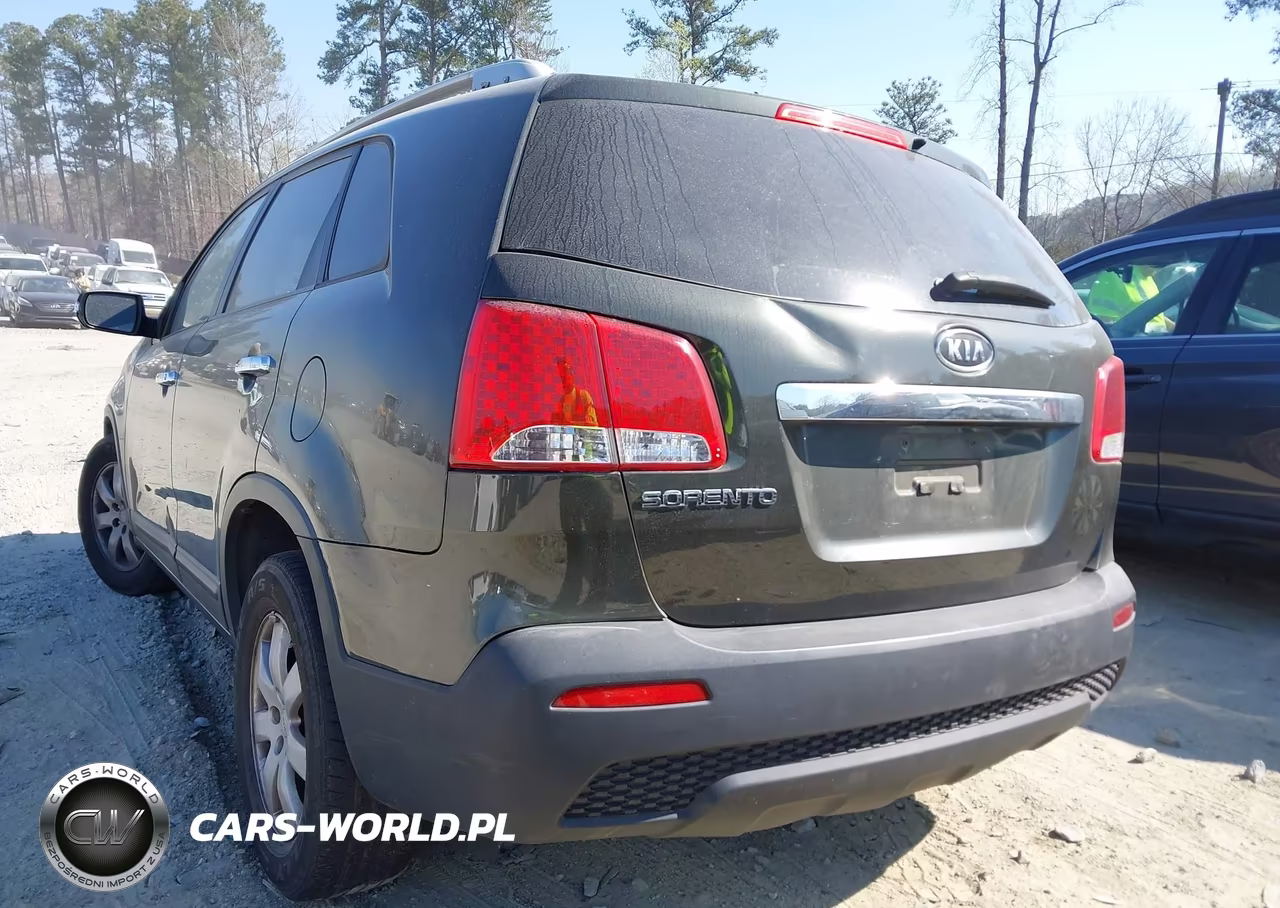 2011 Kia Sorento Lx V6 VIN:5XYKT4A23BG147059 - 3