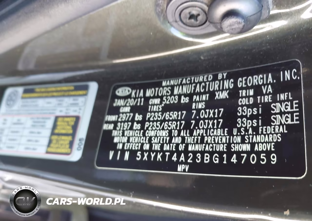 2011 Kia Sorento Lx V6 VIN:5XYKT4A23BG147059 - 9
