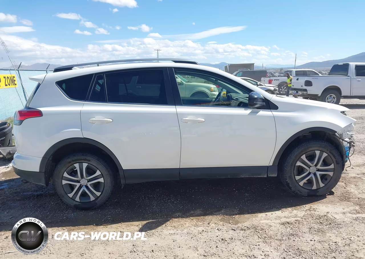 2018 Toyota Rav4 Le VIN:JTMBFREV0JJ741731 - 14