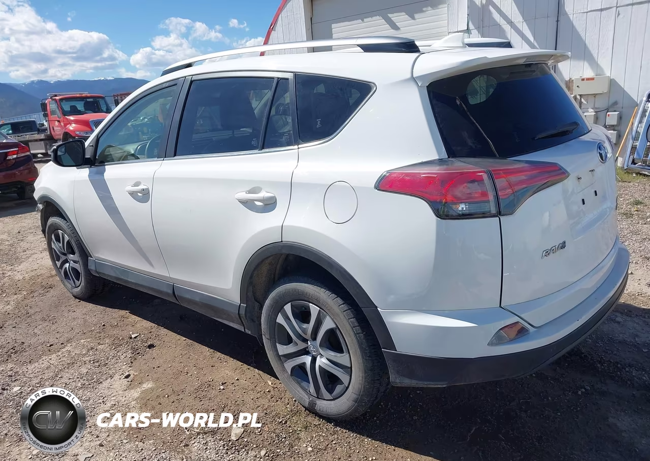 2018 Toyota Rav4 Le VIN:JTMBFREV0JJ741731 - 3