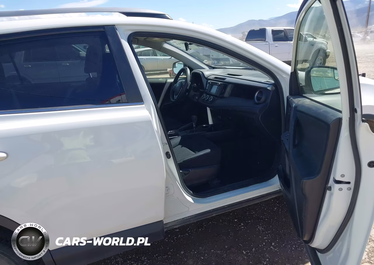 2018 Toyota Rav4 Le VIN:JTMBFREV0JJ741731 - 5