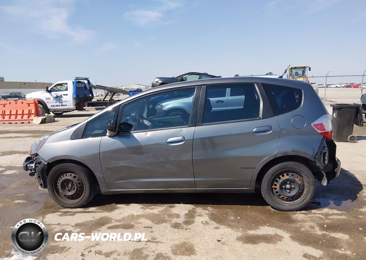 2013 Honda Fit VIN:JHMGE8H30DC013458 - 14
