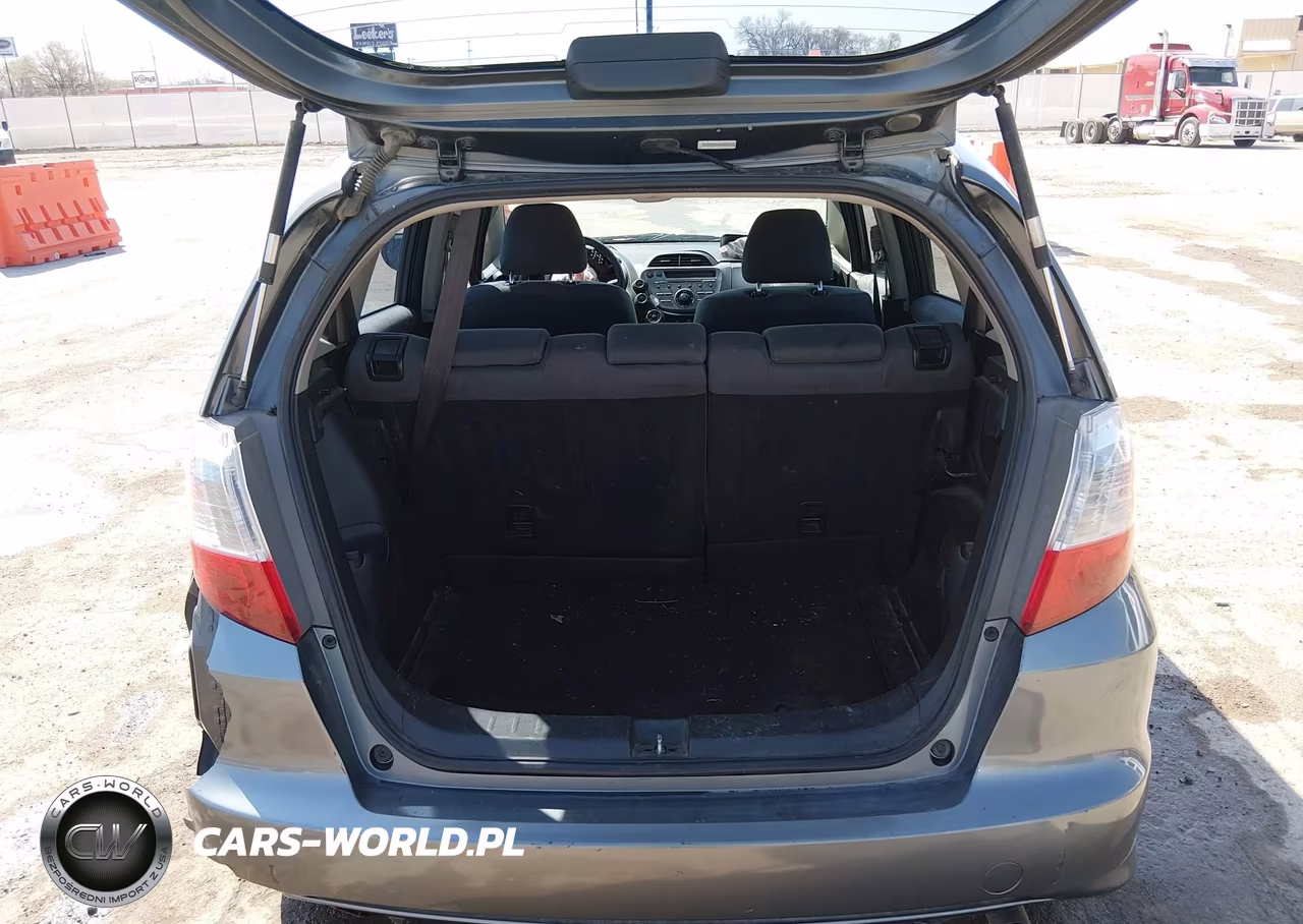 2013 Honda Fit VIN:JHMGE8H30DC013458 - 16