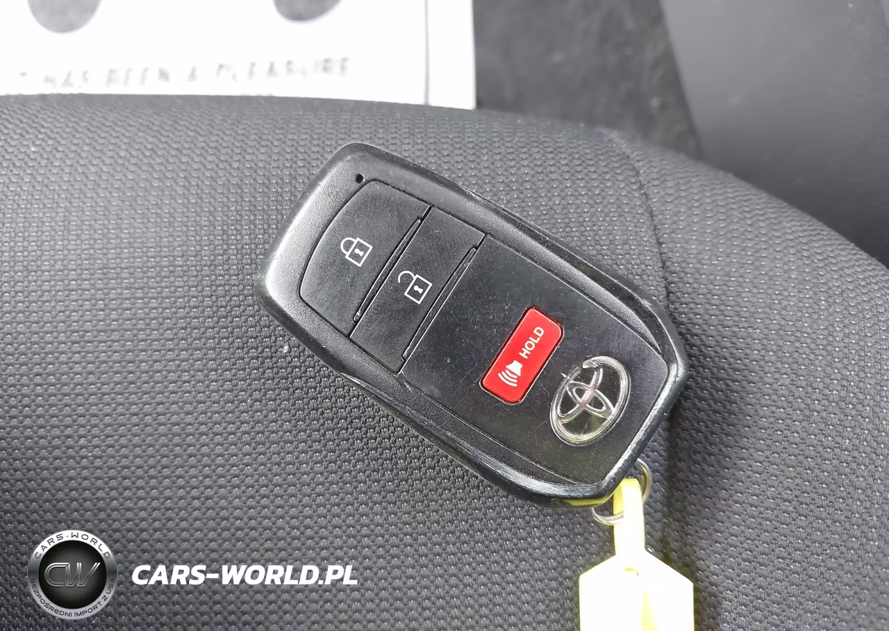 2022 Toyota Corolla Cross Le VIN:7MUCAAAG7NV034524 - 11