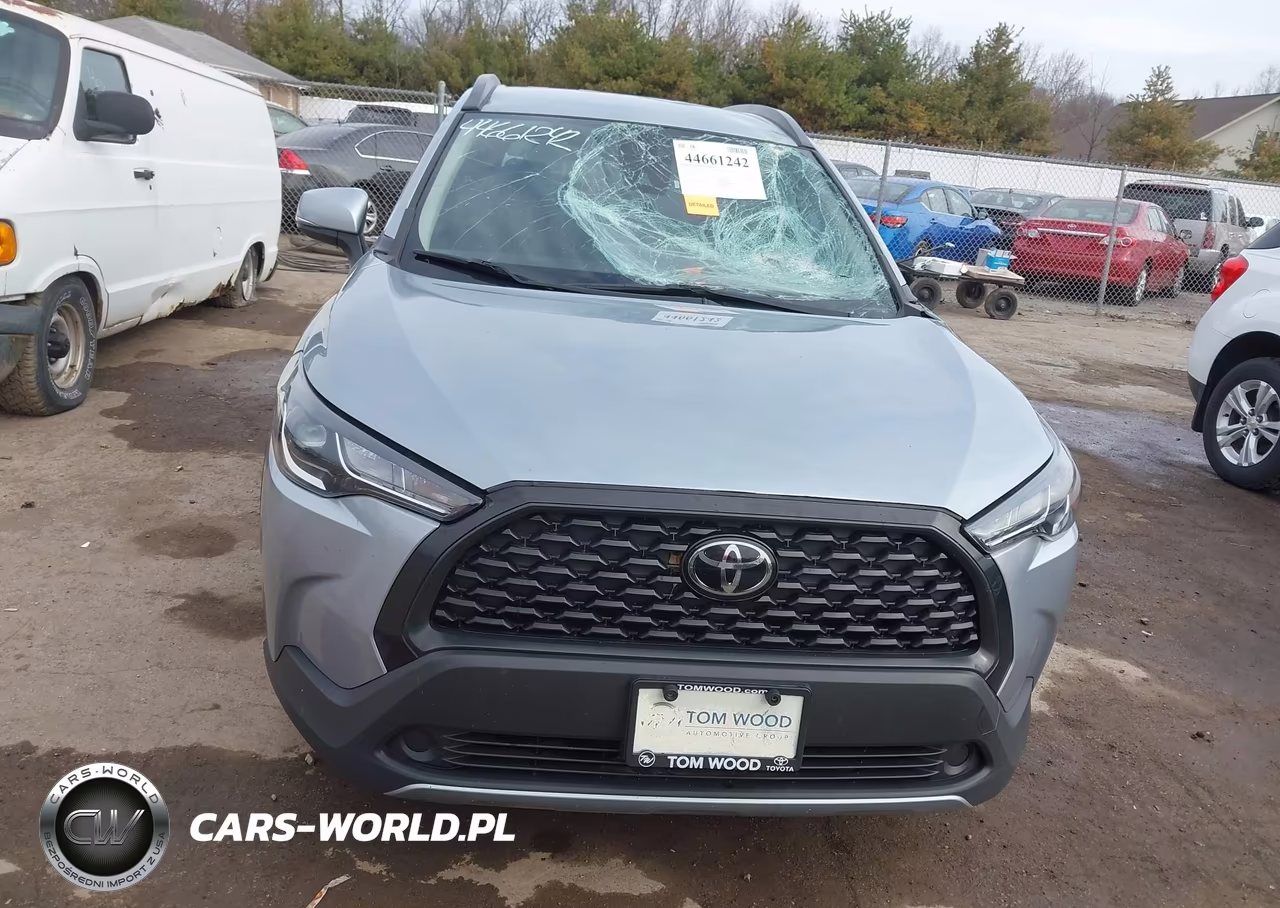 2022 Toyota Corolla Cross Le VIN:7MUCAAAG7NV034524 - 12