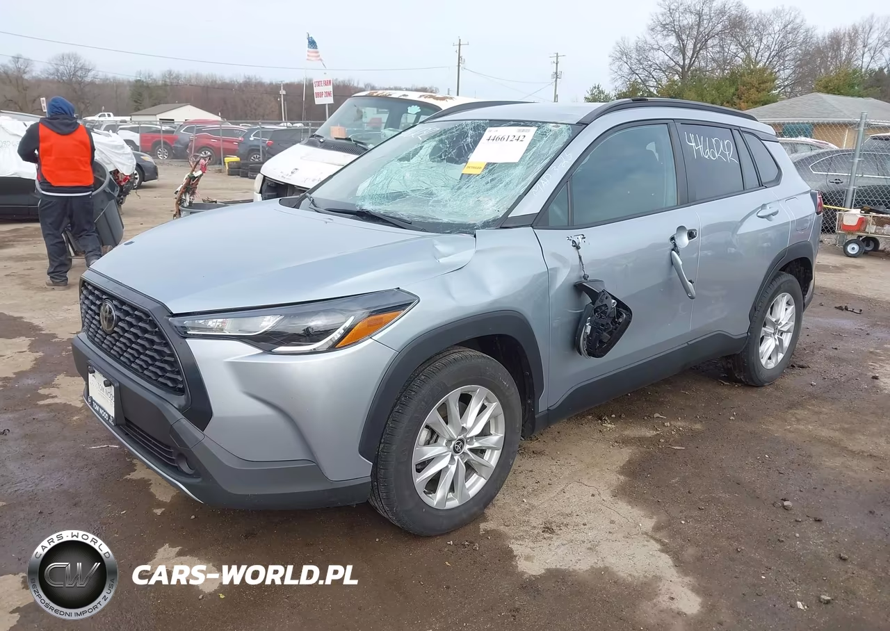 2022 Toyota Corolla Cross Le VIN:7MUCAAAG7NV034524 - 2