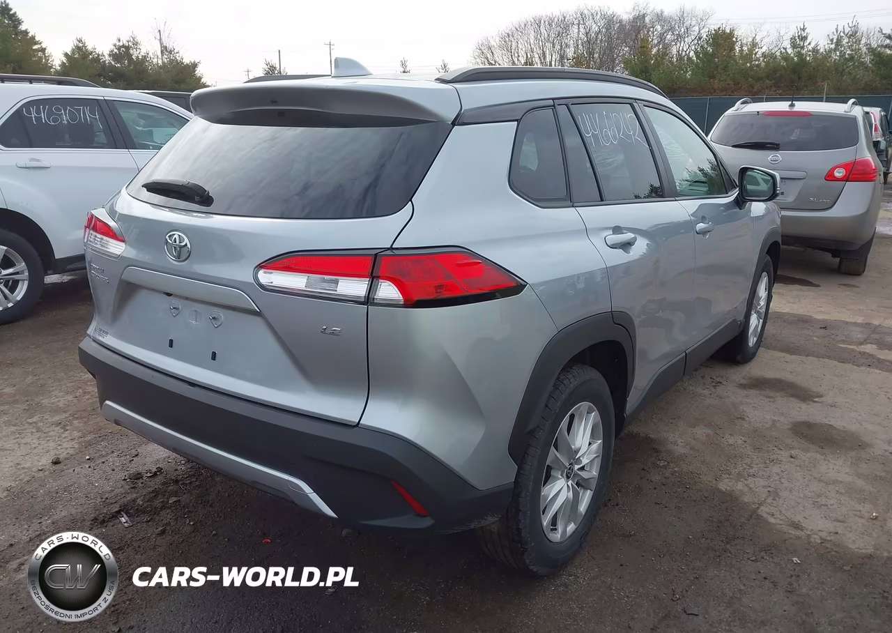 2022 Toyota Corolla Cross Le VIN:7MUCAAAG7NV034524 - 4