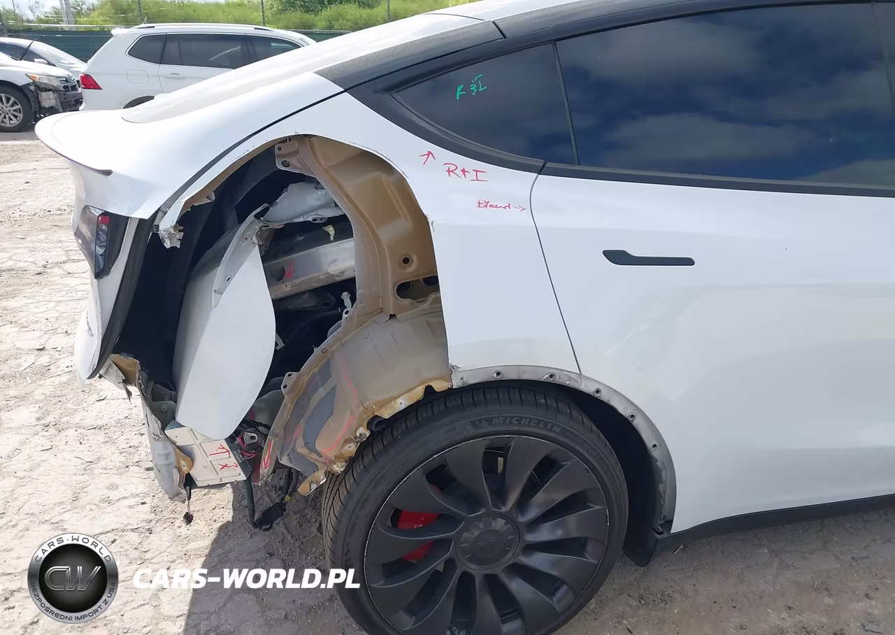 2023 Tesla Model Y Performance Dual Motor All-Wheel Drive VIN:7SAYGDEFXPF800354 - 21