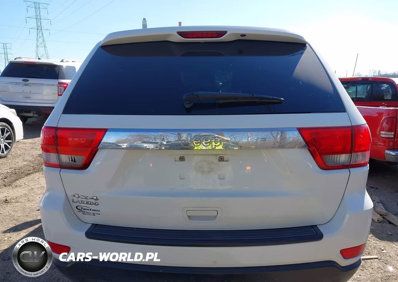 2011 Jeep Grand Cherokee Laredo VIN:1J4RR4GG6BC575402 - 16