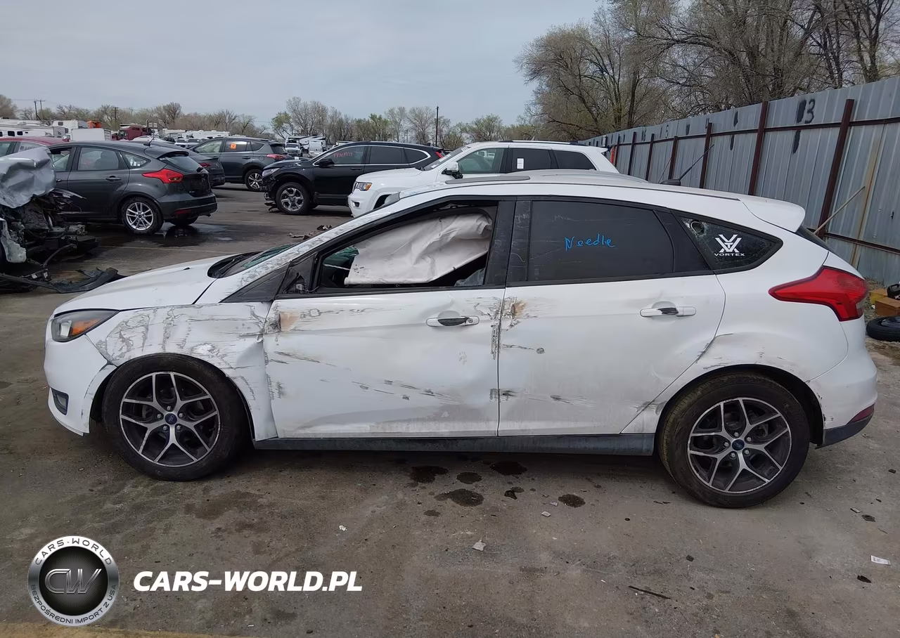 2018 Ford Focus Sel VIN:1FADP3M20JL326705 - 14