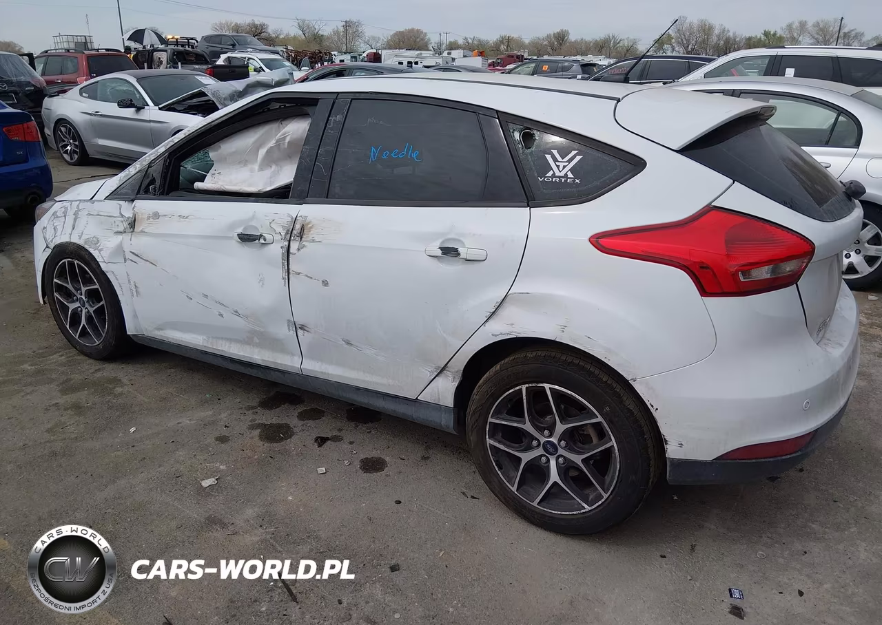 2018 Ford Focus Sel VIN:1FADP3M20JL326705 - 3
