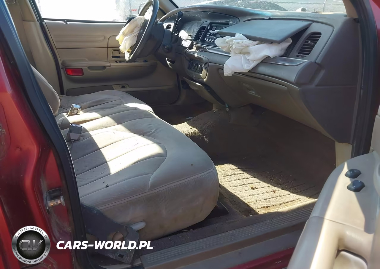 2000 Ford Crown Victoria VIN:2FAFP73W2YX105897 - 5