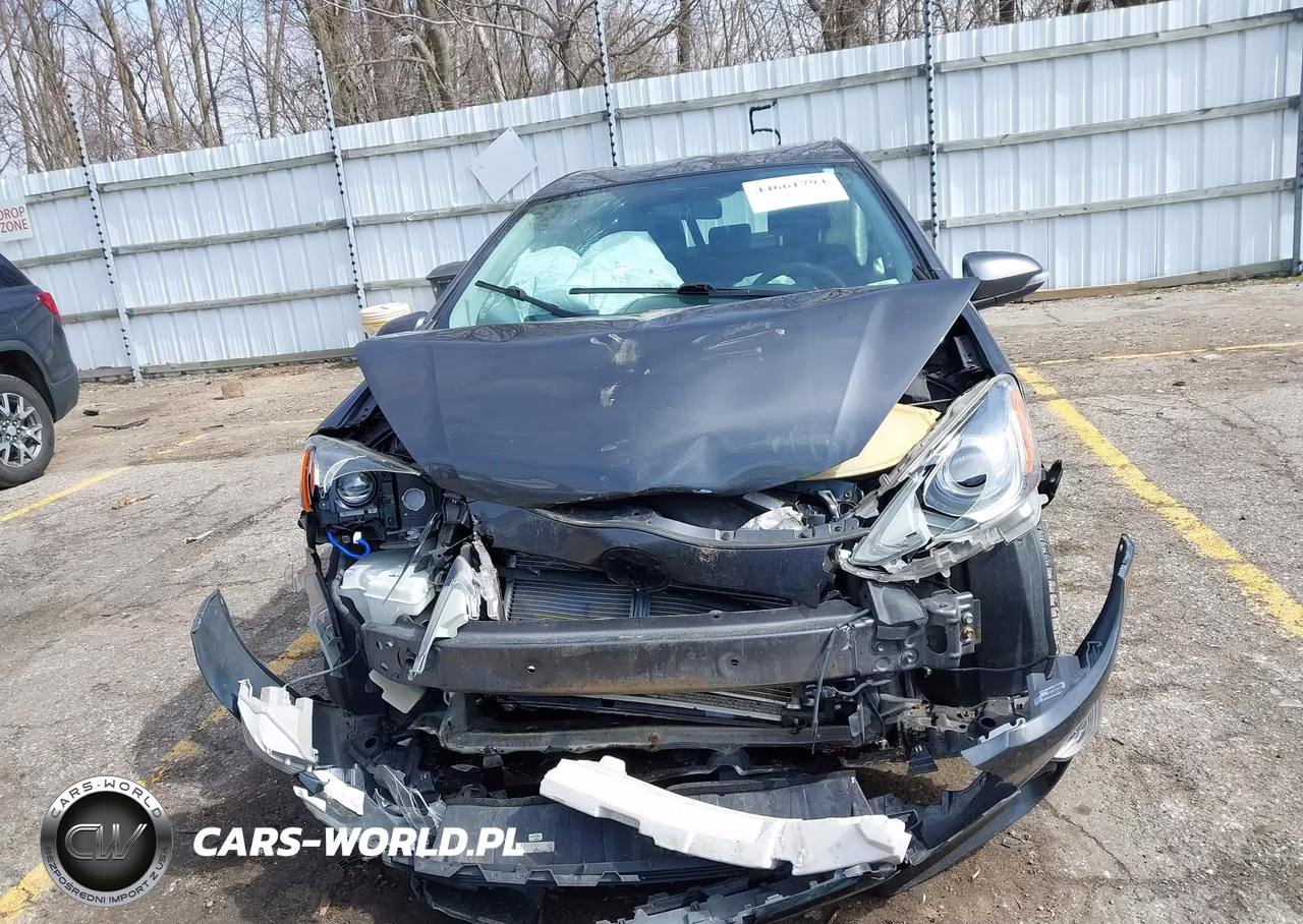 2015 Toyota Prius C Two VIN:JTDKDTB39F1107699 - 12