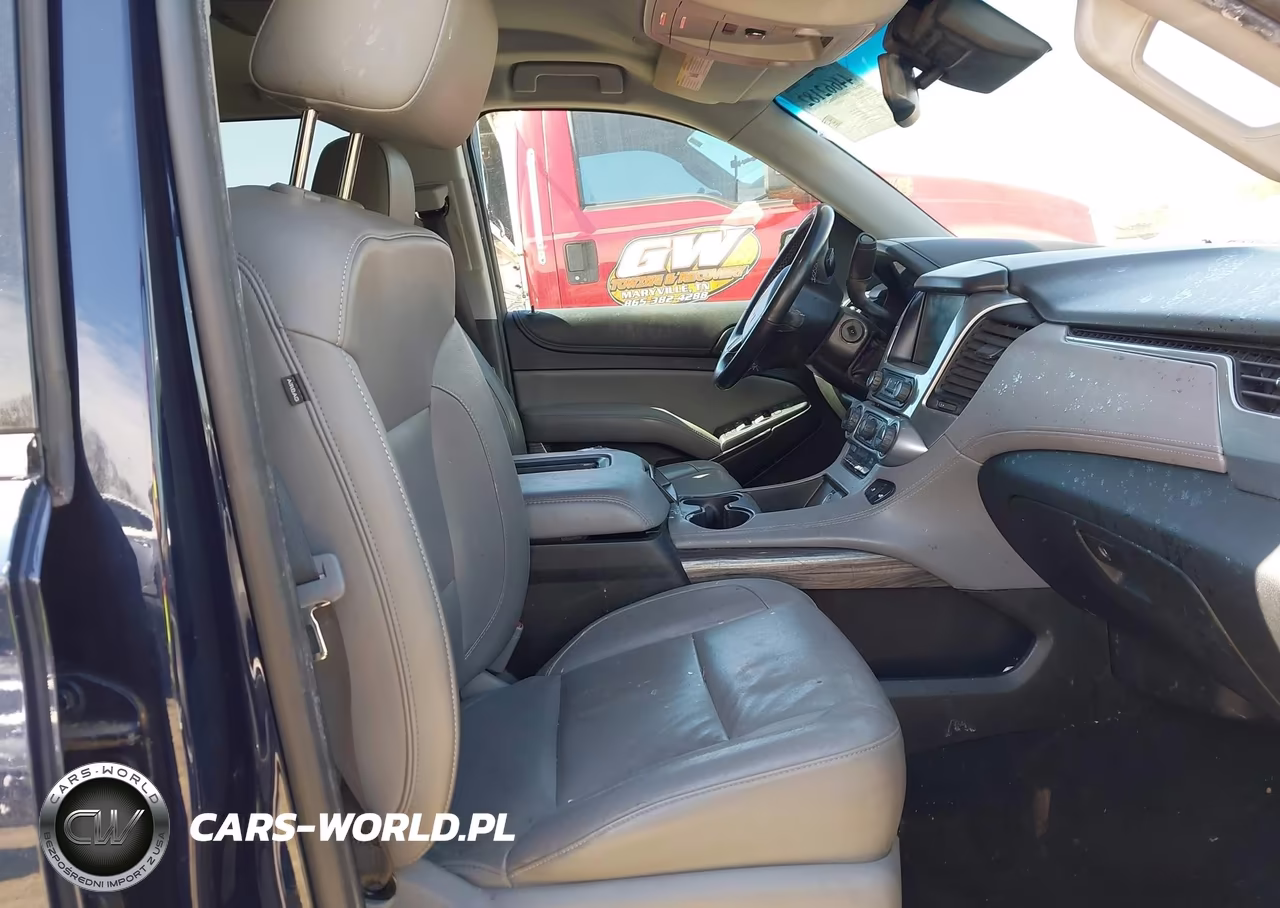 2018 Chevrolet Suburban Lt VIN:1GNSKHKCXJR144300 - 5