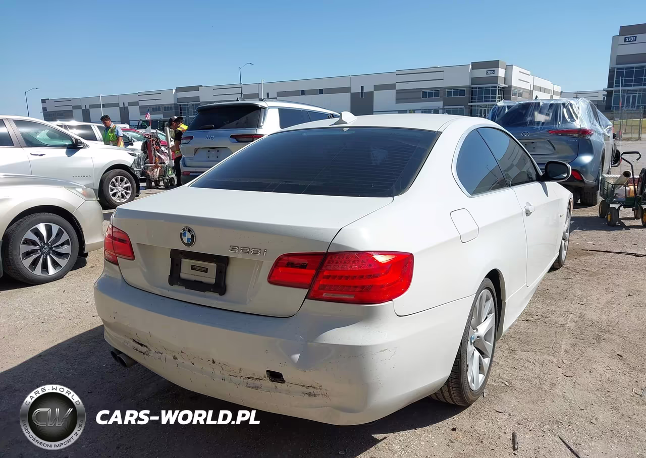2011 BMW 328I VIN:WBAKE5C59BE755018 - 4